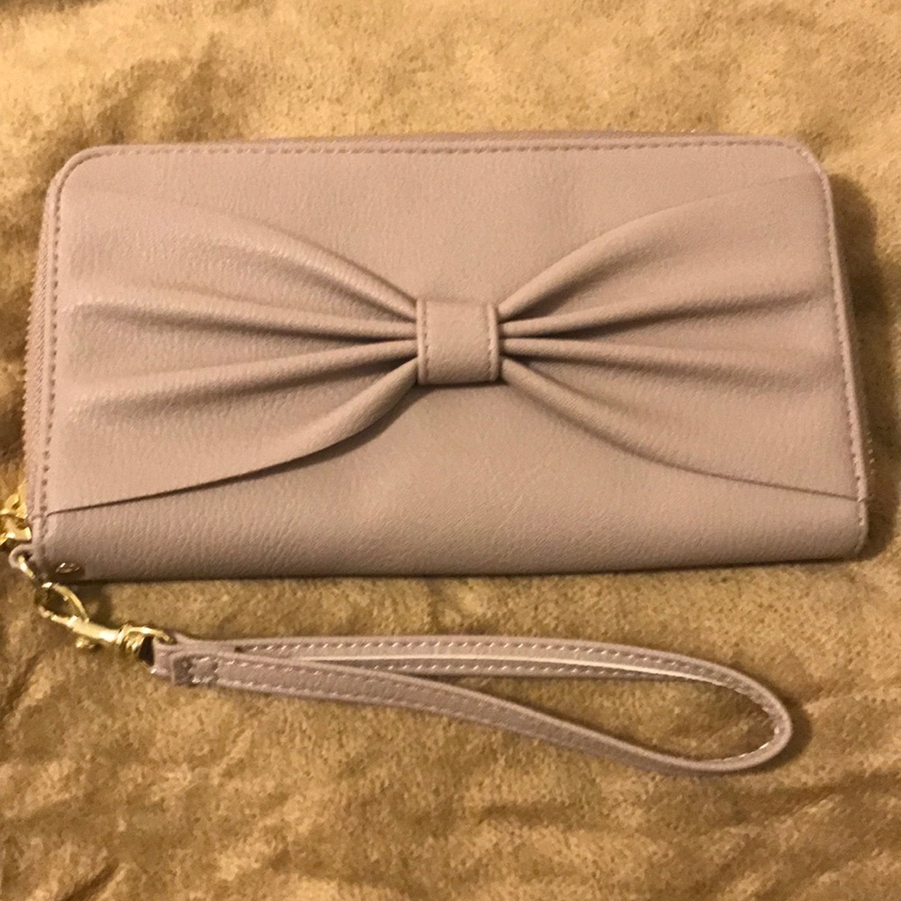 Wristlet w/ Phone Pocket